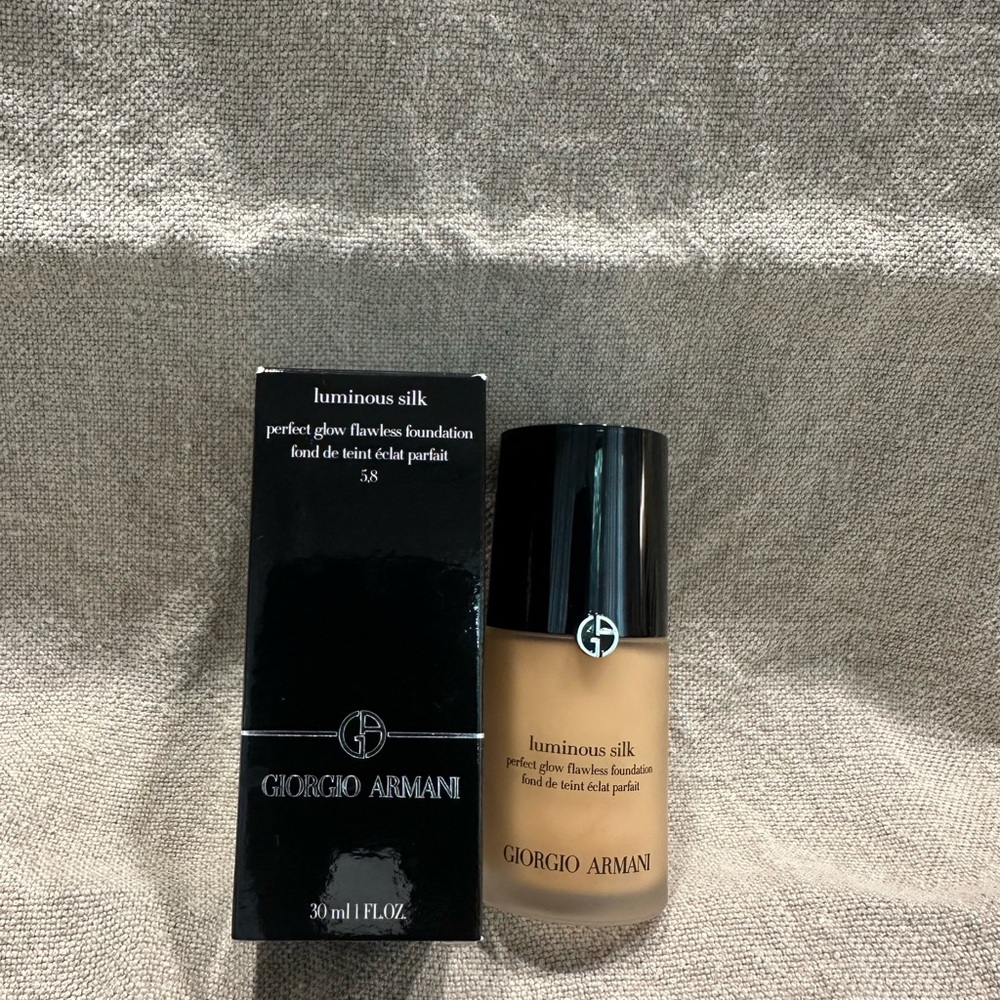OG Formulation - Giorgio Armani Luminous Silk Foundation